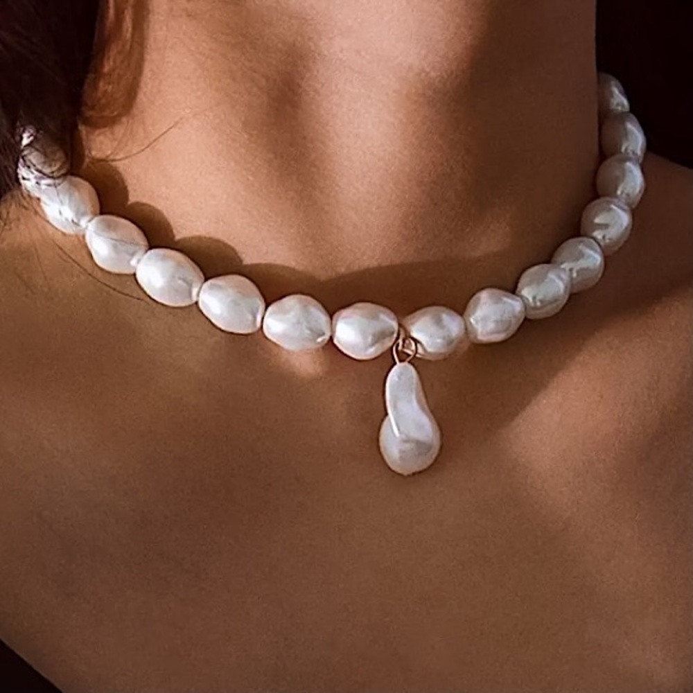 Elegant White Pearl Necklace